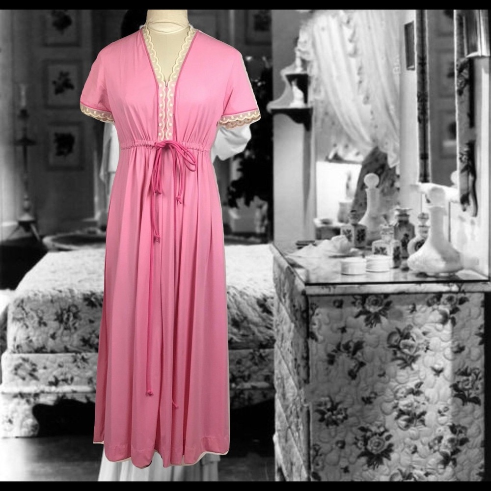 Vintage Vanity Fair Robe Pink Nylon - Picture 2 of 8